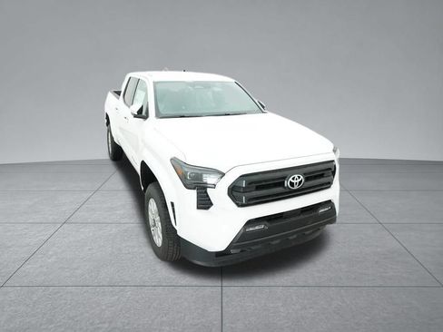 Used 2024 Toyota Tacoma SR5 AWD/4WD image 17