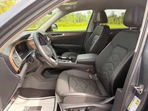 Used 2025 Volkswagen Atlas SE FWD image 5