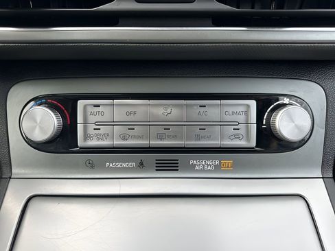 Used 2023 Hyundai Kona SE image 18