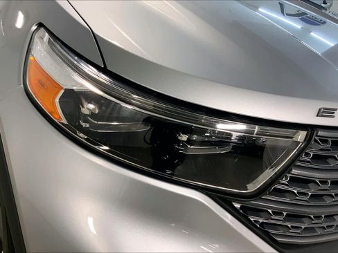 Used 2021 Ford Explorer XLT w/ Equipment Group 202A image 27