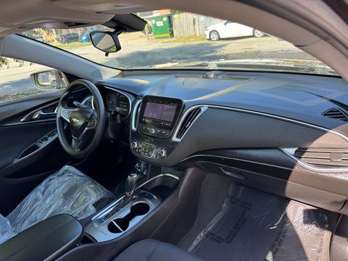 Used 2020 Chevrolet Malibu LT FWD image 21