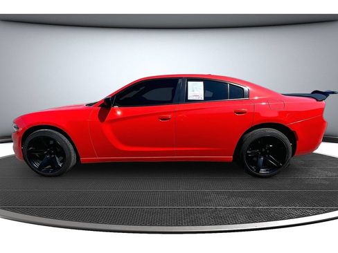 Used 2018 Dodge Charger GT w/ Blacktop Package AWD/4WD image 17