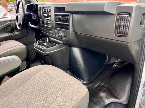 Used 2021 Chevrolet Express 3500 w/ Power Convenience Package RWD image 15