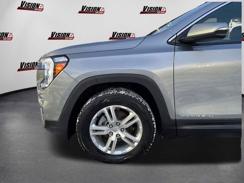 Used 2023 GMC Terrain SLE image 12