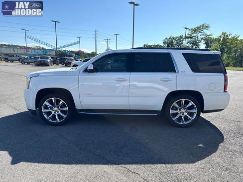 Used 2017 GMC Yukon SLT AWD/4WD image 3