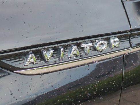 Used 2022 Lincoln Aviator Reserve w/ Equipment Group 201A AWD/4WD image 13