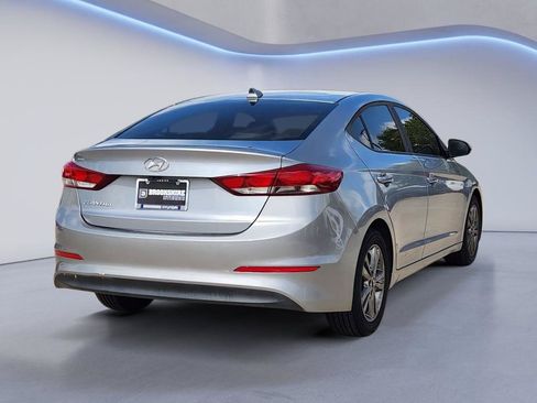 Used 2017 Hyundai Elantra SE w/ SE A/T Tech Package 03 FWD image 9