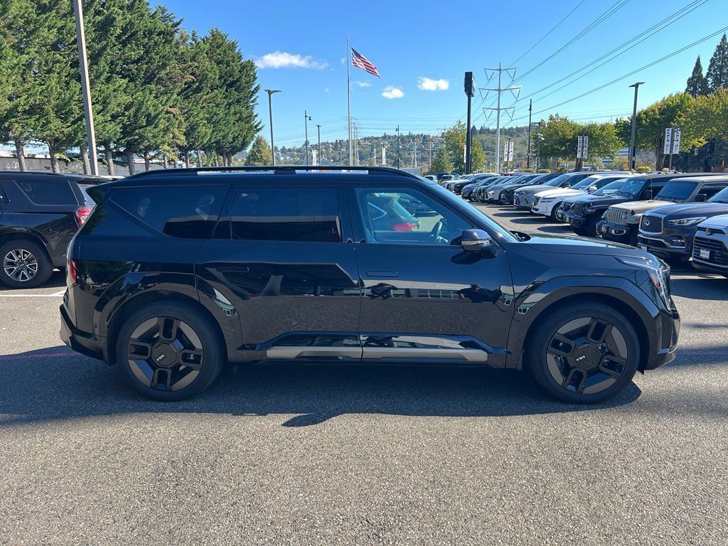 Certified 2024 Kia EV9 GT-Line AWD/4WD image 4