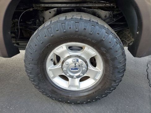 Used 2015 Ford F250 XLT w/ FX4 Off-Road Package AWD/4WD image 31