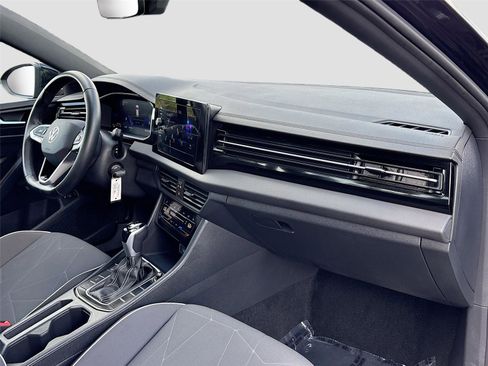 Used 2025 Volkswagen Jetta Sport FWD image 27