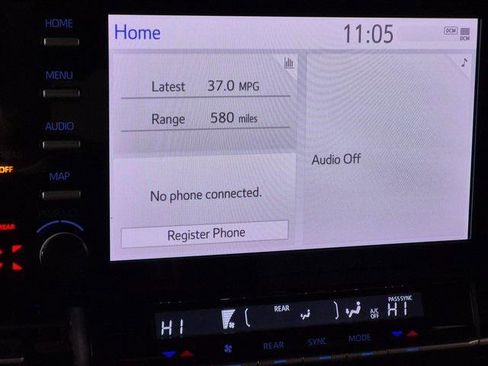 Certified 2024 Toyota Sienna XLE image 29