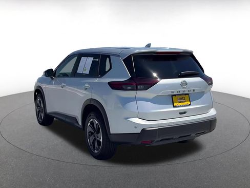 Used 2025 Nissan Rogue SV FWD image 10