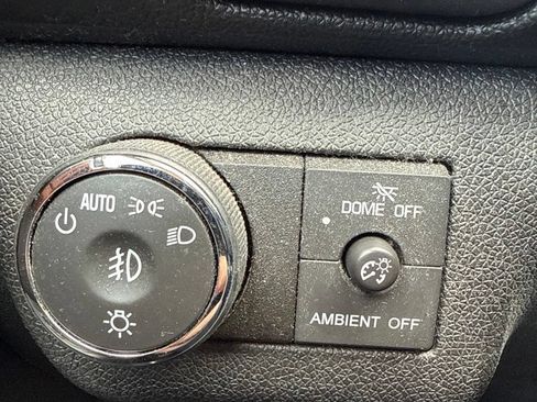Used 2015 Chevrolet Traverse LT FWD image 16