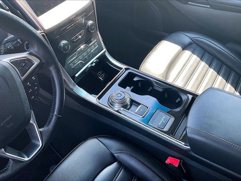 Used 2019 Ford Edge SEL w/ Equipment Group 201A FWD image 18