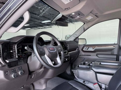 Used 2024 GMC Sierra 1500 SLE w/ Preferred Package AWD/4WD image 11