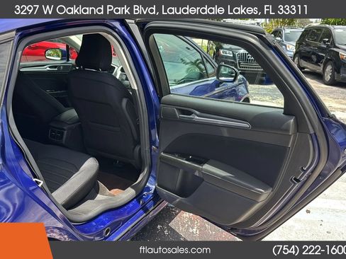 Used 2015 Ford Fusion SE FWD image 31