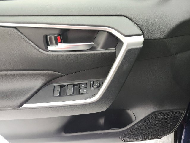 Certified 2025 Toyota RAV4 XLE Premium AWD/4WD image 16