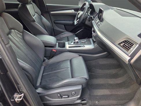 Used 2020 Audi Q5 2.0T Premium w/ Titanium Sport Package image 16