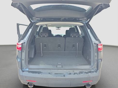 Used 2020 Chevrolet Traverse LT FWD image 17