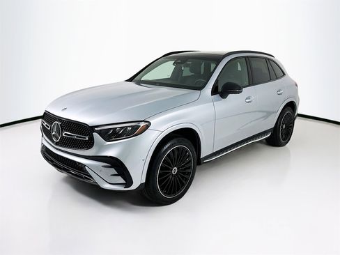 Used 2025 Mercedes-Benz GLC 300 GLC 300 w/ AMG Line image 3