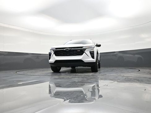 Used 2025 Chevrolet Trax RS w/ Driver Confidence Package image 28