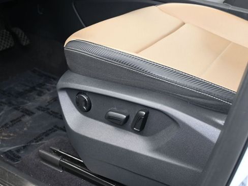 Used 2021 Volkswagen Atlas Cross Sport SE w/ Panoramic Sunroof Package image 13