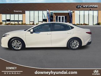 Used 2025 Toyota Camry Hybrid FWD video 2