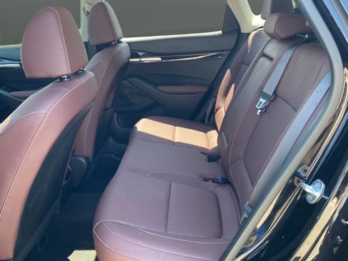 Certified 2022 Kia Seltos SX w/ Sunroof Package AWD/4WD image 24