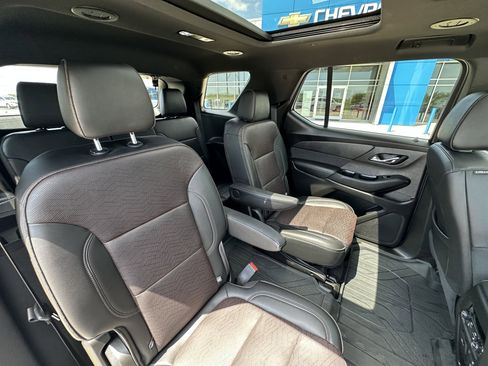 Used 2024 Chevrolet Traverse High Country FWD image 27