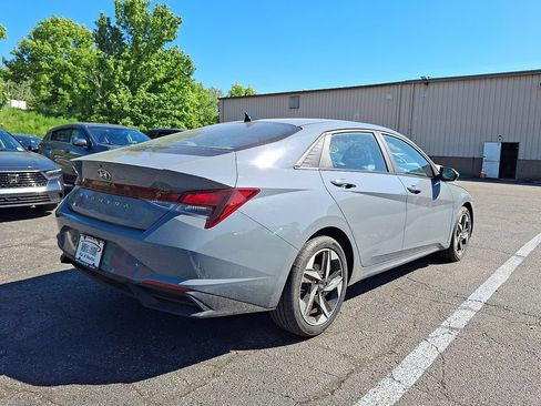 Used 2023 Hyundai Elantra SEL w/ Convenience Package FWD image 17