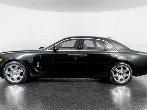 Used 2013 Rolls-Royce Ghost image 15