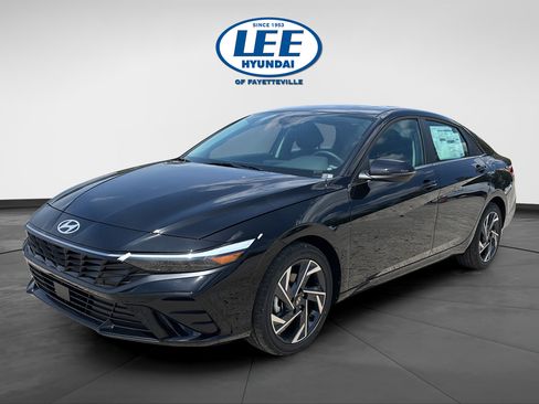 New 2026 Hyundai Elantra Limited FWD image 8