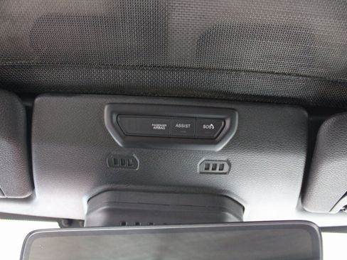 Used 2020 Jeep Gladiator Overland image 41