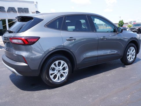 Used 2025 Ford Escape Active AWD/4WD image 3
