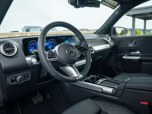 Certified 2025 Mercedes-Benz EQB 300 4MATIC image 16