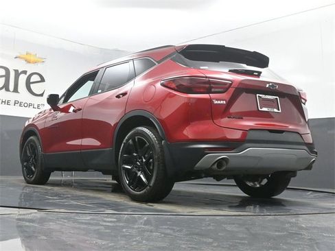 Used 2024 Chevrolet Blazer LT w/ LPO, Black Grille Bar Package image 5