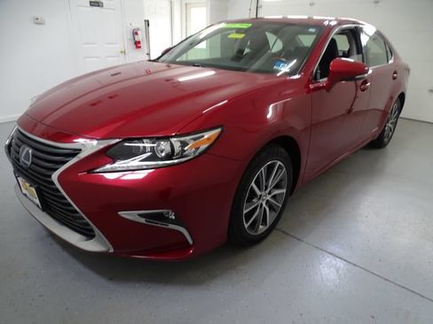 Used 2018 Lexus ES 300h FWD image 21