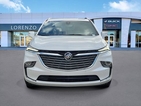 Used 2024 Buick Enclave Essence FWD image 2