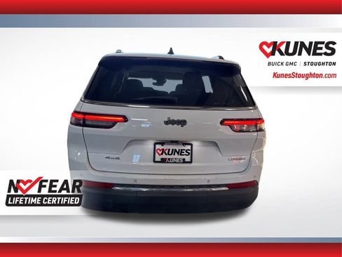Used 2023 Jeep Grand Cherokee L Laredo image 8