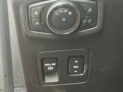 Used 2018 Ford F150 Lariat w/ Trailer Tow Package AWD/4WD image 24