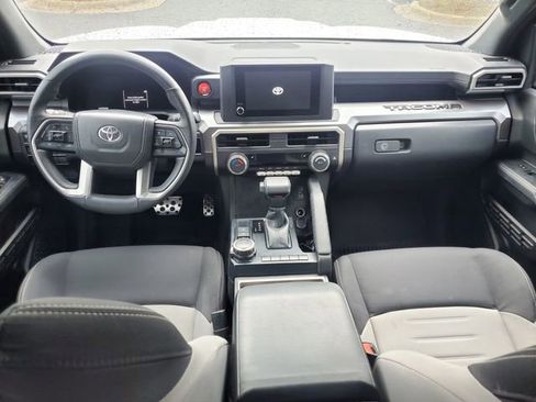 Used 2025 Toyota Tacoma TRD Sport image 11
