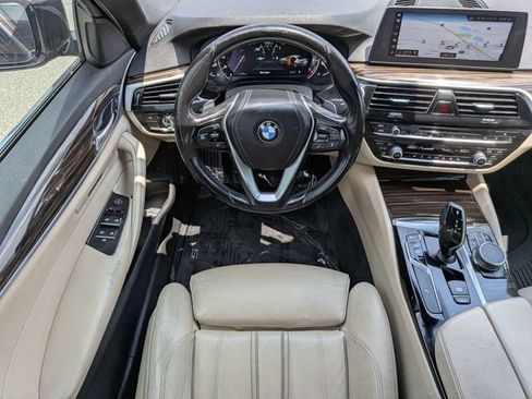 Used 2017 BMW 530i RWD image 14