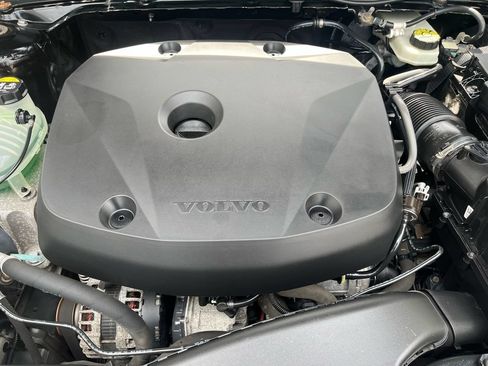 Used 2019 Volvo XC40 T5 R-Design AWD/4WD image 30