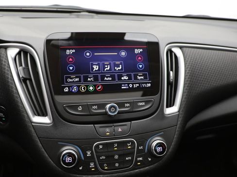 Used 2024 Chevrolet Malibu LT image 23