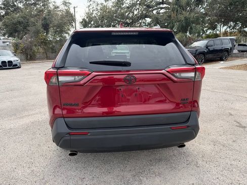 Used 2020 Toyota RAV4 XLE w/ Convenience Package image 5