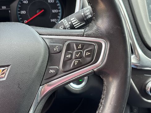 Used 2018 Chevrolet Equinox LT FWD image 19