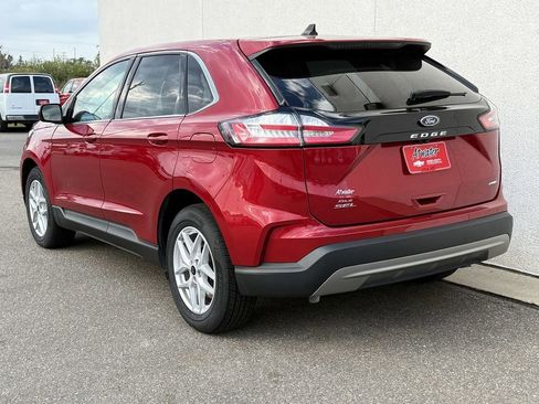 Used 2024 Ford Edge SEL image 11