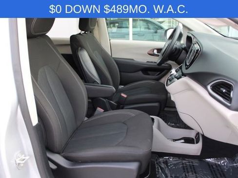 Used 2024 Chrysler Voyager LX image 18