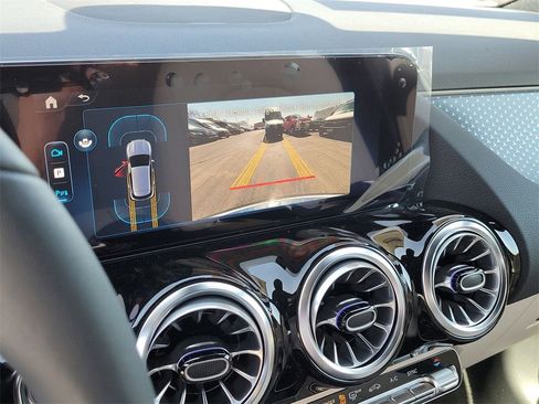 New 2025 Mercedes-Benz GLA 250 image 18