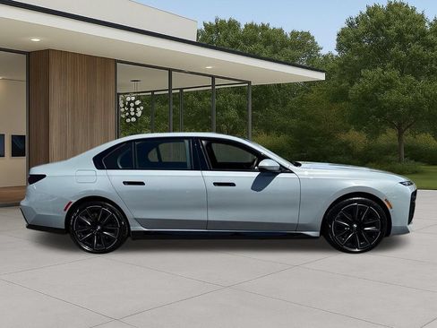 Used 2026 BMW i7 xDrive60 w/ M Sport Package RWD image 7